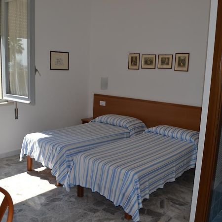Albergo Quaglia 로세토데글리아브루찌 외부 사진