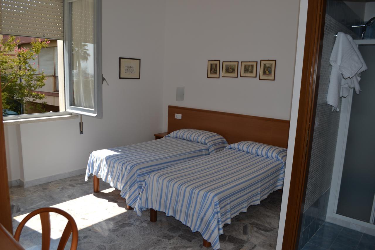 Albergo Quaglia 로세토데글리아브루찌 외부 사진